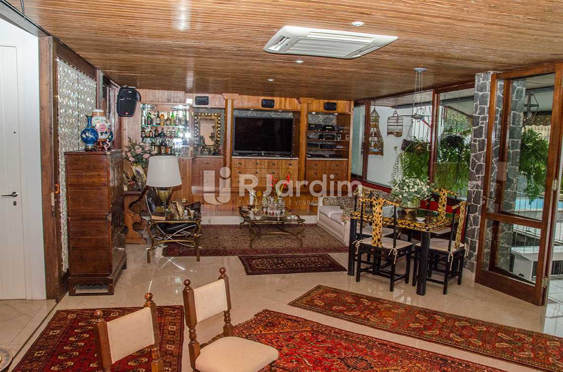 Conheça living do imóvel - Compra Venda Casa Jardim Botânico 4 Quartos - CA0184 - 3 living - Compra Venda Casa Jardim Botânico 4 Quartos - CA0184 - 3