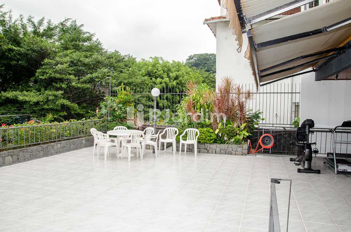Conheça área externa do imóvel - Compra Venda Casa Jardim Botânico 4 Quartos - CA0184 - 22 área externa - Compra Venda Casa Jardim Botânico 4 Quartos - CA0184 - 22