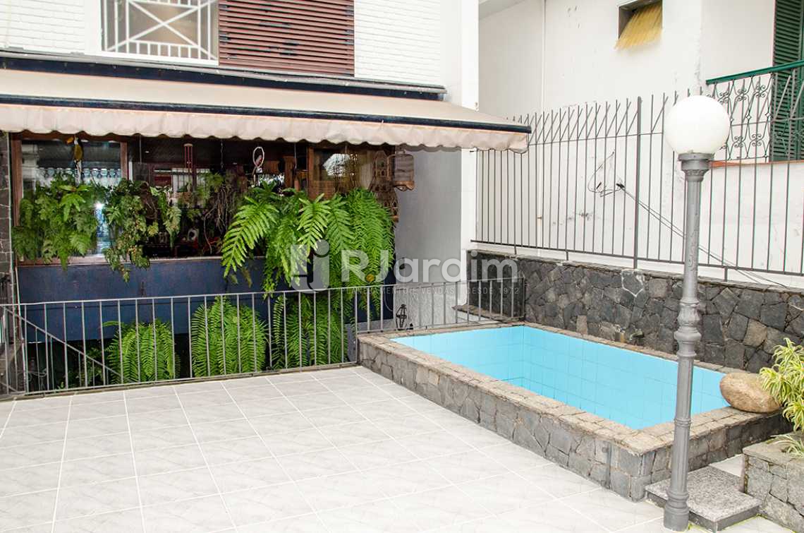 Conheça área externa do imóvel - Compra Venda Casa Jardim Botânico 4 Quartos - CA0184 - 23 área externa - Compra Venda Casa Jardim Botânico 4 Quartos - CA0184 - 23