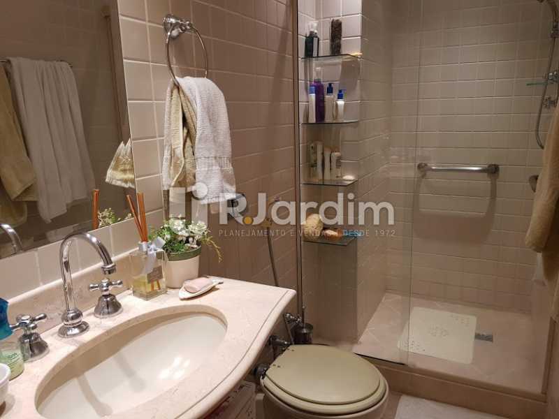 Conheça Banheiro suíte do imóvel - Cobertura À VENDA, Jardim Botânico, Rio de Janeiro, RJ - CO0079 - 12 Banheiro suíte - Cobertura À VENDA, Jardim Botânico, Rio de Janeiro, RJ - CO0079 - 12