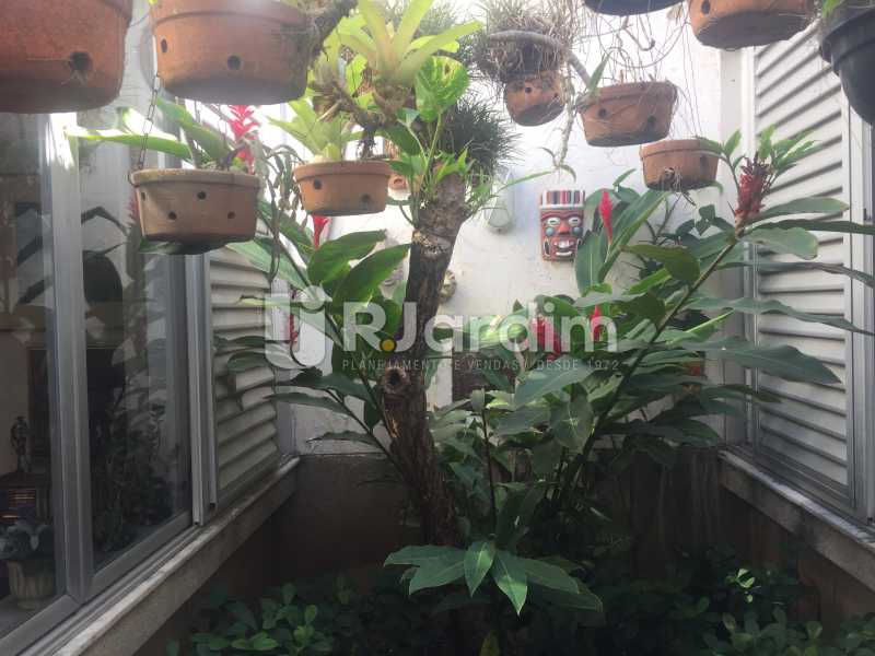 Conheça Jardim de inverno do imóvel - Cobertura Avenida Ataulfo de Paiva,Leblon, Zona Sul,Rio de Janeiro, RJ À Venda, 5 Quartos, 415m² - CO0138 - 15 Jardim de inverno - Cobertura Avenida Ataulfo de Paiva,Leblon, Zona Sul,Rio de Janeiro, RJ À Venda, 5 Quartos, 415m² - CO0138 - 15