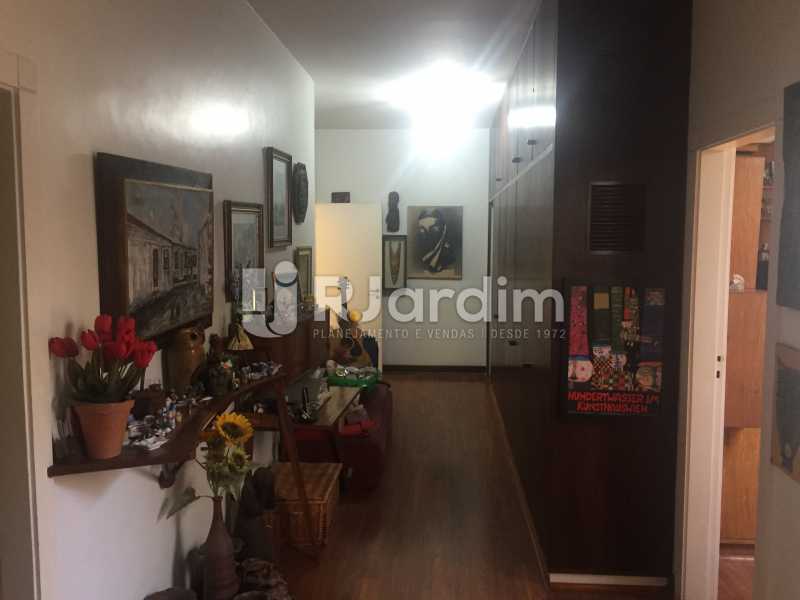 Conheça Corredor/circulação do imóvel - Cobertura Avenida Ataulfo de Paiva,Leblon, Zona Sul,Rio de Janeiro, RJ À Venda, 5 Quartos, 415m² - CO0138 - 11 Corredor/circulação - Cobertura Avenida Ataulfo de Paiva,Leblon, Zona Sul,Rio de Janeiro, RJ À Venda, 5 Quartos, 415m² - CO0138 - 11