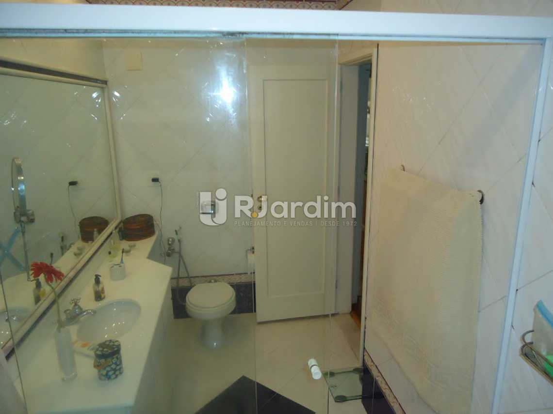 Conheça Banheiro Suíte Master do imóvel - Compra Venda Apartamento Ipanema 4 Quartos - LAAP40030 - 14 Banheiro Suíte Master - Compra Venda Apartamento Ipanema 4 Quartos - LAAP40030 - 14