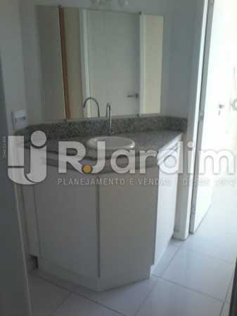 Conheça 3 Lavabo do imóvel - Apartamento À Venda - Botafogo - Rio de Janeiro - RJ - LAAP31962 - 4 3 Lavabo - Apartamento À Venda - Botafogo - Rio de Janeiro - RJ - LAAP31962 - 4