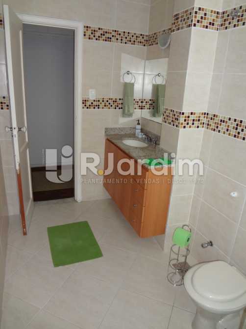 Conheça banheiro 12.3 do imóvel - Imóveis Compra Venda Avaliação Apartamento Copacabana 4 Quartos - LAAP40085 - 22 banheiro 12.3 - Imóveis Compra Venda Avaliação Apartamento Copacabana 4 Quartos - LAAP40085 - 22