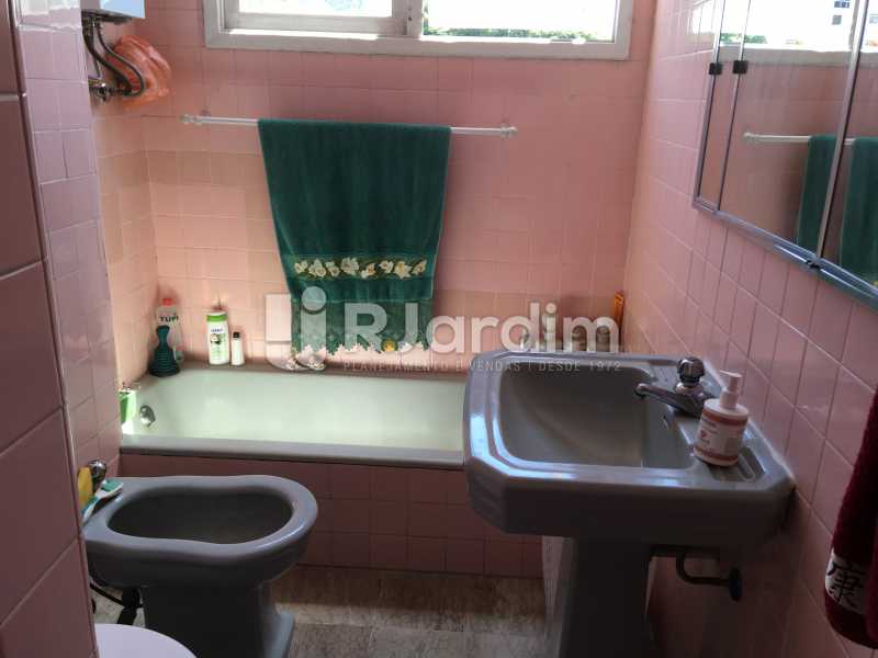 Conheça banheiro social do imóvel - Apartamento À Venda - Gávea - Rio de Janeiro - RJ - LAAP30187 - 18 banheiro social - Apartamento À Venda - Gávea - Rio de Janeiro - RJ - LAAP30187 - 18