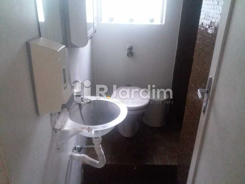 Conheça Lavabo do imóvel - Casa À Venda - Jardim Botânico - Rio de Janeiro - RJ - LACA50003 - 9 Lavabo - Casa À Venda - Jardim Botânico - Rio de Janeiro - RJ - LACA50003 - 9