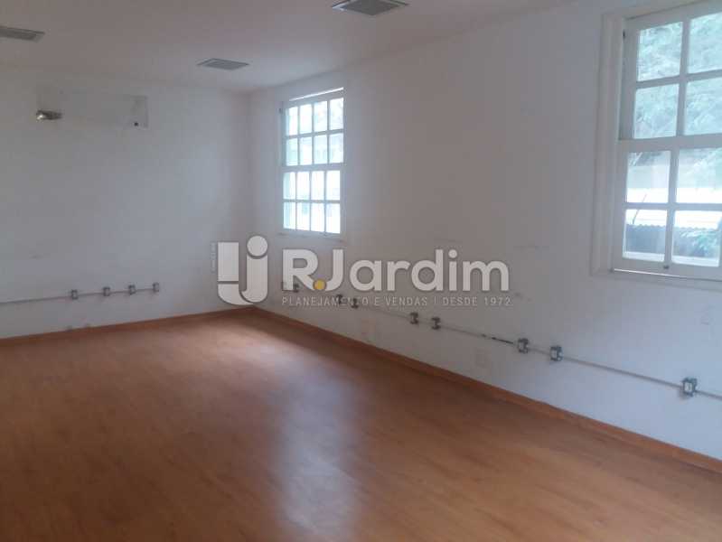 Conheça Salão 3º piso do imóvel - Casa À Venda - Jardim Botânico - Rio de Janeiro - RJ - LACA50003 - 19 Salão 3º piso - Casa À Venda - Jardim Botânico - Rio de Janeiro - RJ - LACA50003 - 19