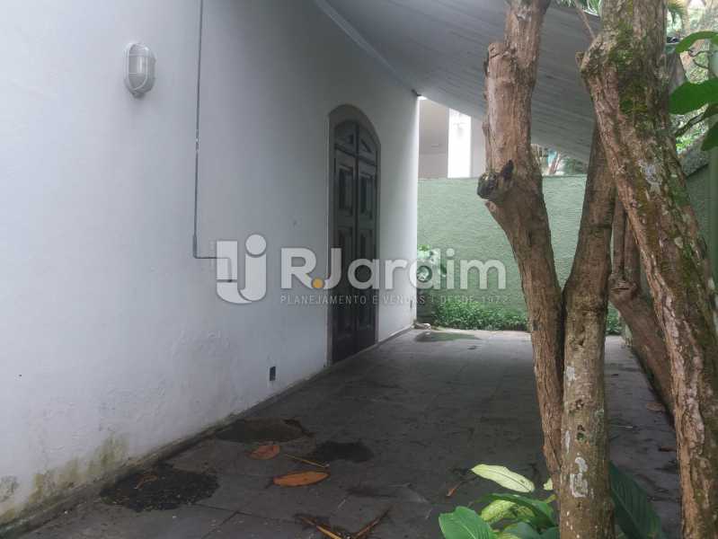 Conheça Frente do imóvel - Casa À Venda - Jardim Botânico - Rio de Janeiro - RJ - LACA50003 - 21 Frente - Casa À Venda - Jardim Botânico - Rio de Janeiro - RJ - LACA50003 - 21