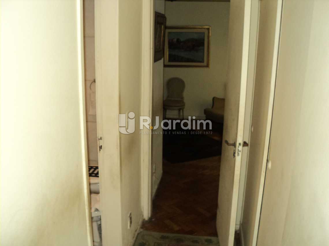 Conheça 27 CIRCULAÇÃO QUARTO SUÍTE do imóvel - Apartamento À VENDA, Flamengo, Rio de Janeiro, RJ - AP0321 - 28 27 CIRCULAÇÃO QUARTO SUÍTE - Apartamento À VENDA, Flamengo, Rio de Janeiro, RJ - AP0321 - 28