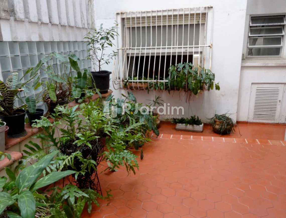 Conheça Área externa do imóvel - Quadra da praia. - LAAP31724 - 19 Área externa - Quadra da praia. - LAAP31724 - 19