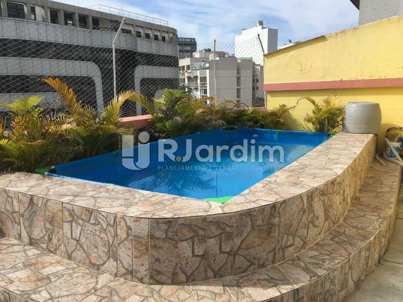 Conheça Piscina do imóvel - Cobertura À Venda - Leblon - Rio de Janeiro - RJ - LACO30038 - 1 Piscina - Cobertura À Venda - Leblon - Rio de Janeiro - RJ - LACO30038 - 1