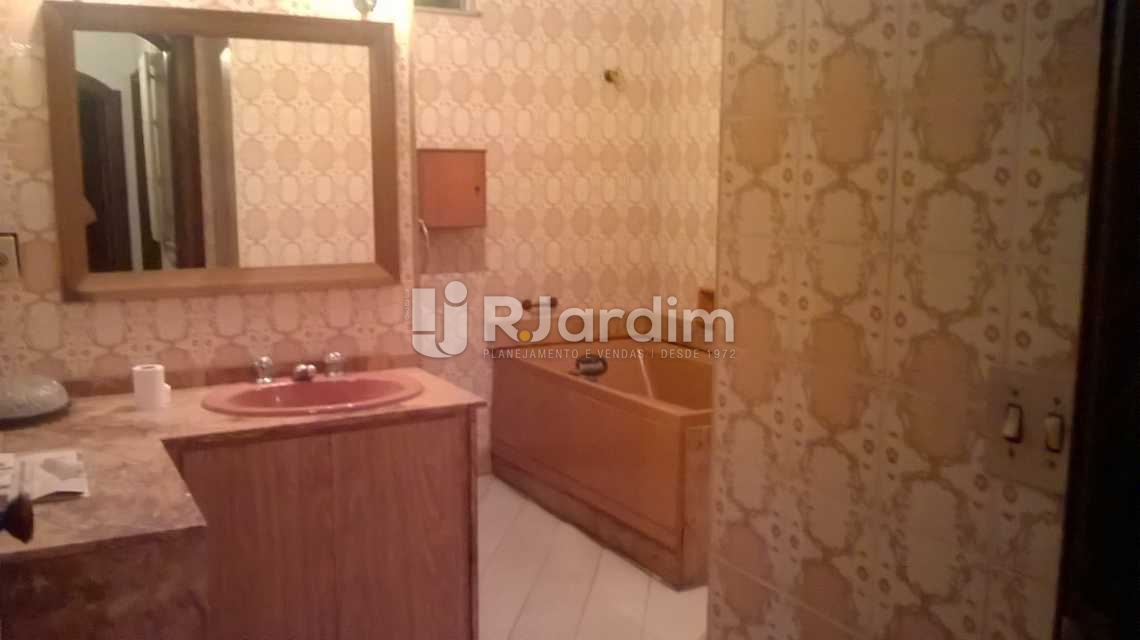 Conheça BANHEIRO SUÍTE 2 do imóvel - Casa À VENDA, Cosme Velho, Rio de Janeiro, RJ - LACA90001 - 15 BANHEIRO SUÍTE 2 - Casa À VENDA, Cosme Velho, Rio de Janeiro, RJ - LACA90001 - 15