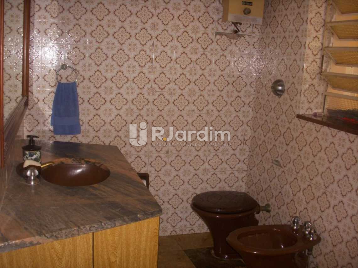 Conheça BANHEIRO do imóvel - Casa À VENDA, Cosme Velho, Rio de Janeiro, RJ - LACA90001 - 19 BANHEIRO - Casa À VENDA, Cosme Velho, Rio de Janeiro, RJ - LACA90001 - 19