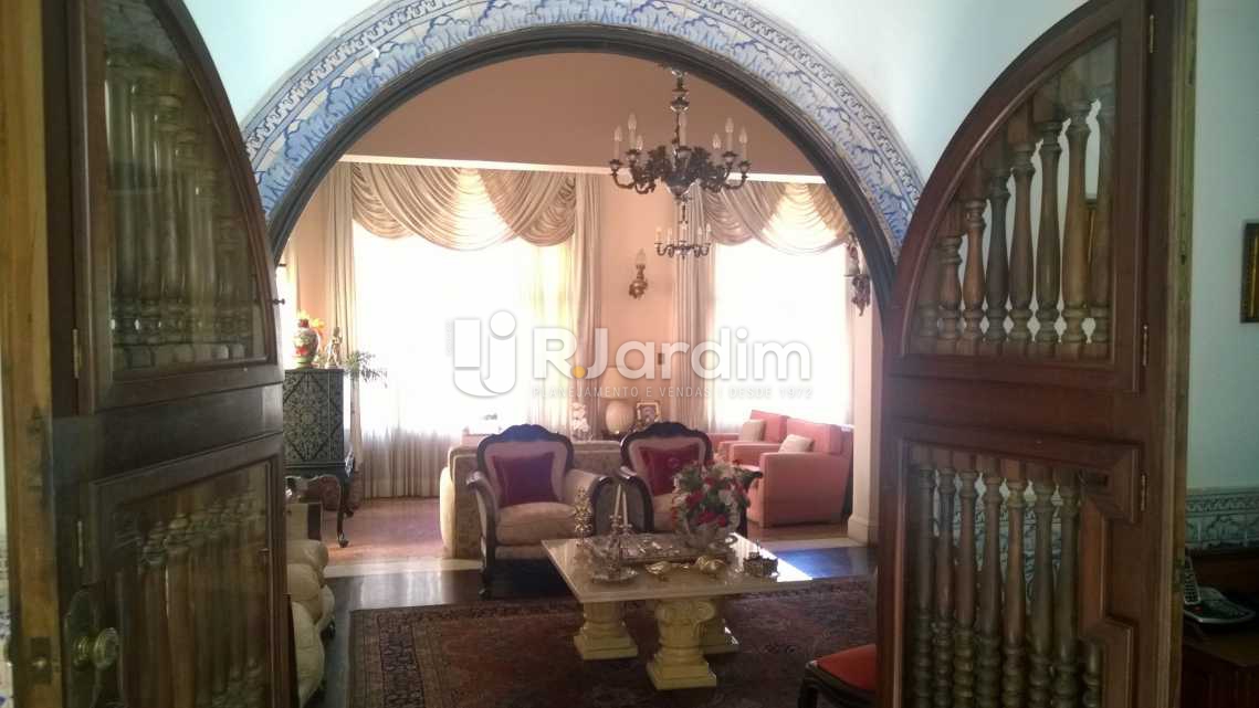 Conheça ENTRADA JARDIM INVERNO do imóvel - Casa À VENDA, Cosme Velho, Rio de Janeiro, RJ - LACA90001 - 4 ENTRADA JARDIM INVERNO - Casa À VENDA, Cosme Velho, Rio de Janeiro, RJ - LACA90001 - 4