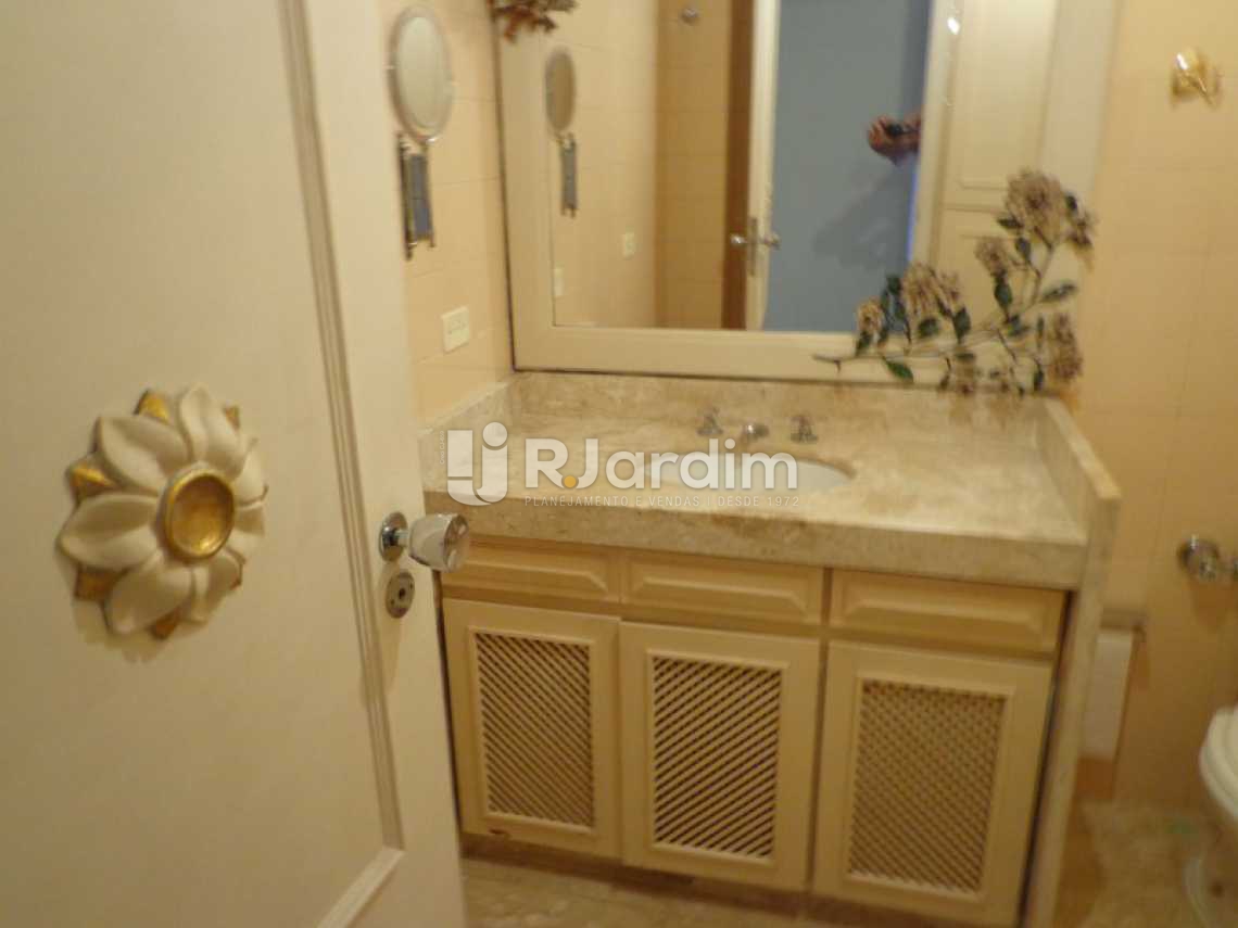 Conheça Banheiro Social do imóvel - Apartamento À VENDA, Copacabana, Rio de Janeiro, RJ - LAAP30345 - 6 Banheiro Social - Apartamento À VENDA, Copacabana, Rio de Janeiro, RJ - LAAP30345 - 6