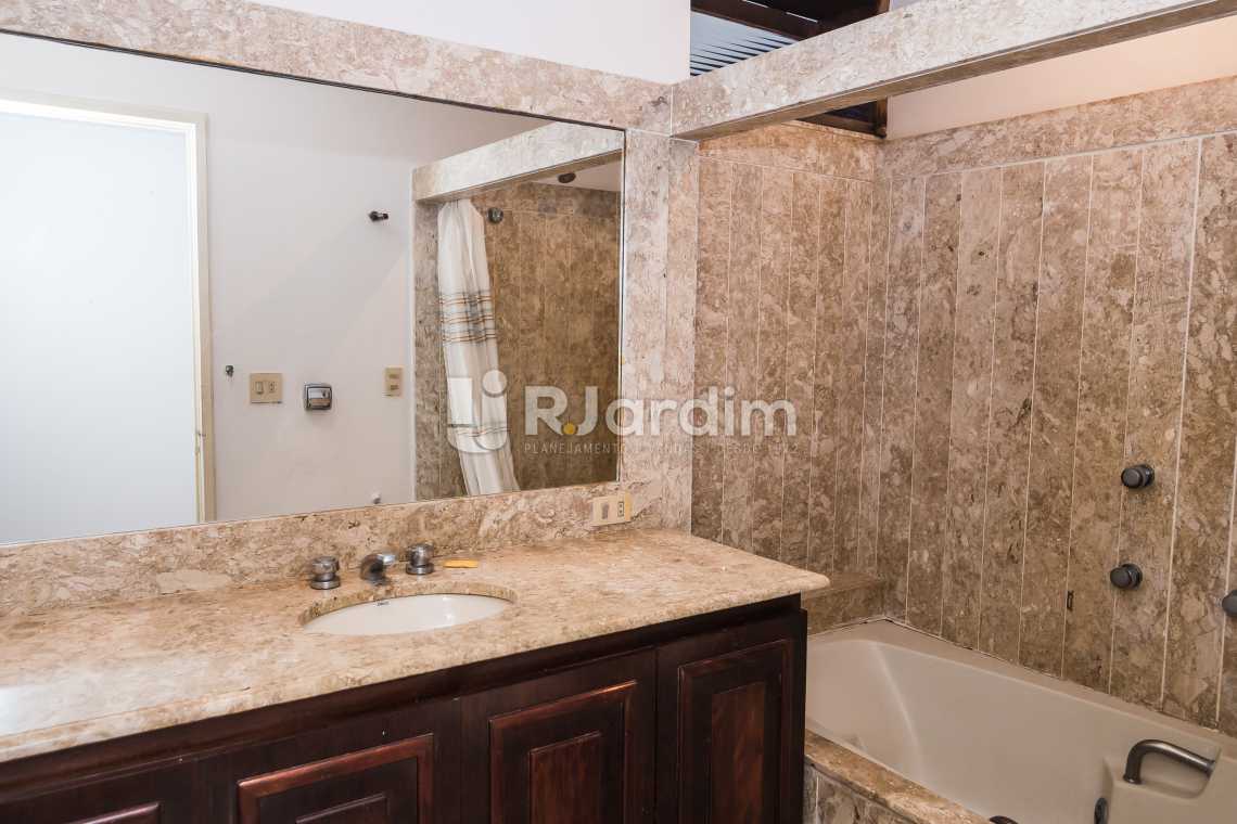 Conheça Banheiro suíte do imóvel - Compra Venda Avaliação Imóveis Apartamento Ipanema 3 Quartos - LAAP30350 - 8 Banheiro suíte - Compra Venda Avaliação Imóveis Apartamento Ipanema 3 Quartos - LAAP30350 - 8
