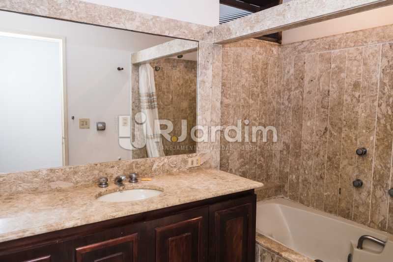 Conheça Banheiro do imóvel - Compra Venda Avaliação Imóveis Apartamento Ipanema 3 Quartos - LAAP30350 - 18 Banheiro - Compra Venda Avaliação Imóveis Apartamento Ipanema 3 Quartos - LAAP30350 - 18