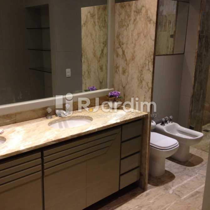 Conheça Banheiro Suíte do imóvel - Apartamento PARA ALUGAR, Copacabana, Rio de Janeiro, RJ - LAAP40167 - 9 Banheiro Suíte - Apartamento PARA ALUGAR, Copacabana, Rio de Janeiro, RJ - LAAP40167 - 9