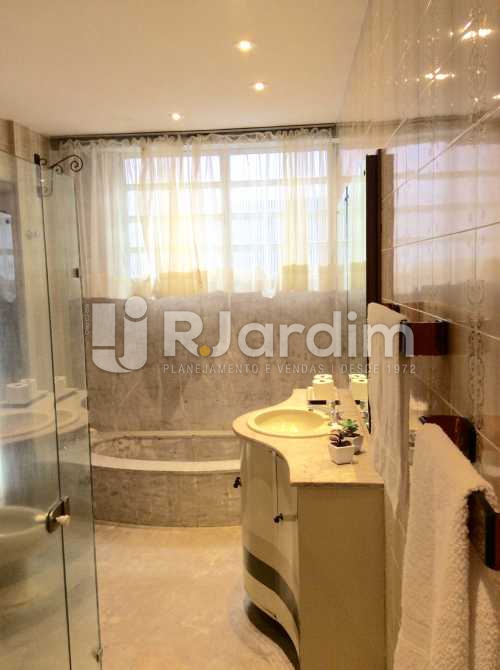 Conheça Banheiro do imóvel - Apartamento PARA ALUGAR, Copacabana, Rio de Janeiro, RJ - LAAP40167 - 16 Banheiro - Apartamento PARA ALUGAR, Copacabana, Rio de Janeiro, RJ - LAAP40167 - 16