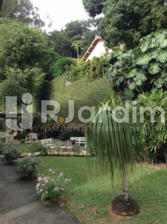 Conheça Jardim do imóvel - Casa Cosme Velho, Zona Sul,Rio de Janeiro, RJ À Venda, 9 Quartos, 633m² - LACA90003 - 4 Jardim - Casa Cosme Velho, Zona Sul,Rio de Janeiro, RJ À Venda, 9 Quartos, 633m² - LACA90003 - 4
