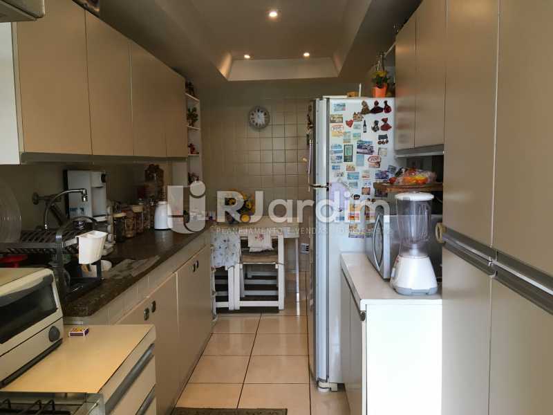 Conheça cozinha do imóvel - Apartamento À Venda - Copacabana - Rio de Janeiro - RJ - LAAP30389 - 25 cozinha - Apartamento À Venda - Copacabana - Rio de Janeiro - RJ - LAAP30389 - 25