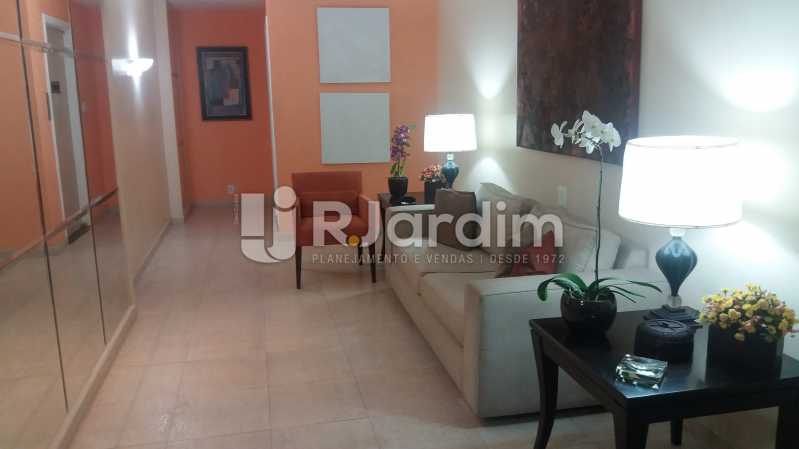 Conheça Hall prédio do imóvel - Apartamento 3 Quartos Copacabana Zona sul Rio de Janeiro RJ - LAAP30453 - 19 Hall prédio - Apartamento 3 Quartos Copacabana Zona sul Rio de Janeiro RJ - LAAP30453 - 19