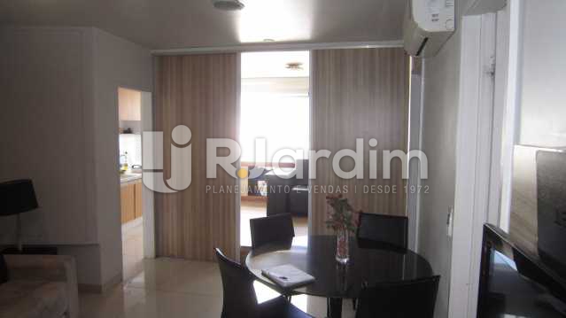 Conheça Sala em 2 ambientes do imóvel - Flat / Residencial / Leblon / Zona sul / Rio de Janeiro RJ - LAFL10013 - 7 Sala em 2 ambientes - Flat / Residencial / Leblon / Zona sul / Rio de Janeiro RJ - LAFL10013 - 7