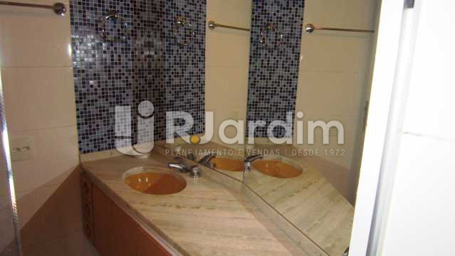 Conheça Banheiro social do imóvel - Flat / Residencial / Leblon / Zona sul / Rio de Janeiro RJ - LAFL10013 - 12 Banheiro social - Flat / Residencial / Leblon / Zona sul / Rio de Janeiro RJ - LAFL10013 - 12