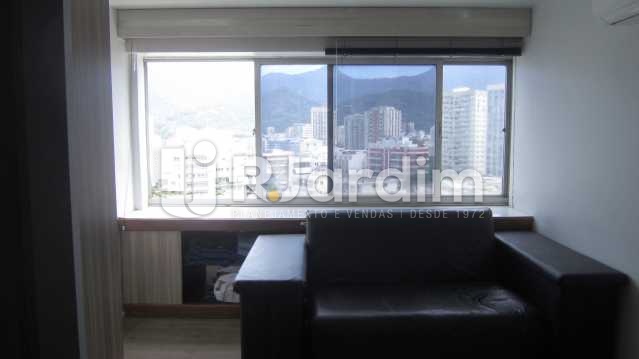 Conheça Sala / 2º quarto do imóvel - Flat / Residencial / Leblon / Zona sul / Rio de Janeiro RJ - LAFL10013 - 8 Sala / 2º quarto - Flat / Residencial / Leblon / Zona sul / Rio de Janeiro RJ - LAFL10013 - 8