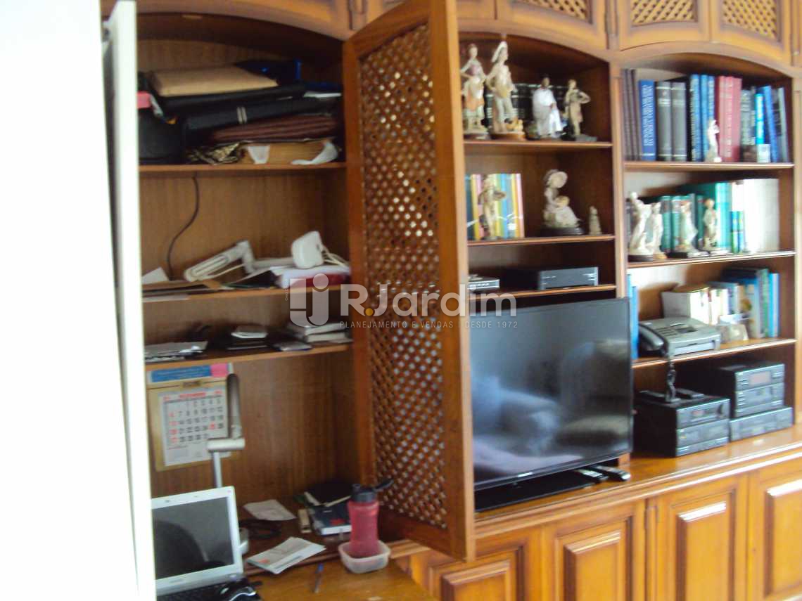 Conheça ESTANTE SALA do imóvel - Apartamento À VENDA, Lagoa, Rio de Janeiro, RJ - LAAP40237 - 10 ESTANTE SALA - Apartamento À VENDA, Lagoa, Rio de Janeiro, RJ - LAAP40237 - 10