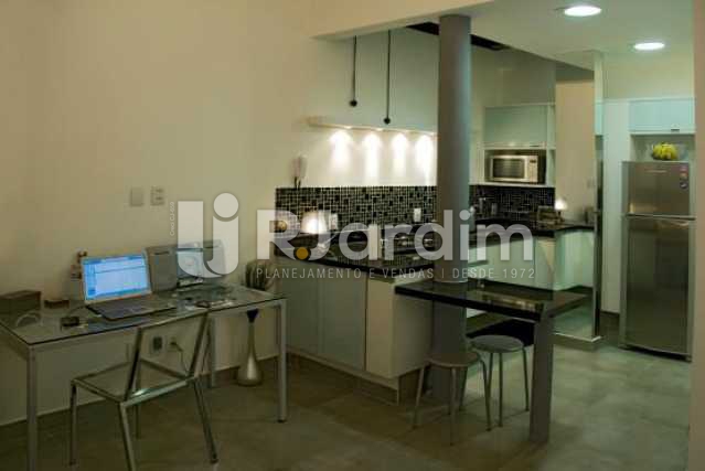 Conheça Sala/cozinha do imóvel - Compra Venda Apartamento Ipanema 1 Suíte - LAAP10113 - 3 Sala/cozinha - Compra Venda Apartamento Ipanema 1 Suíte - LAAP10113 - 3