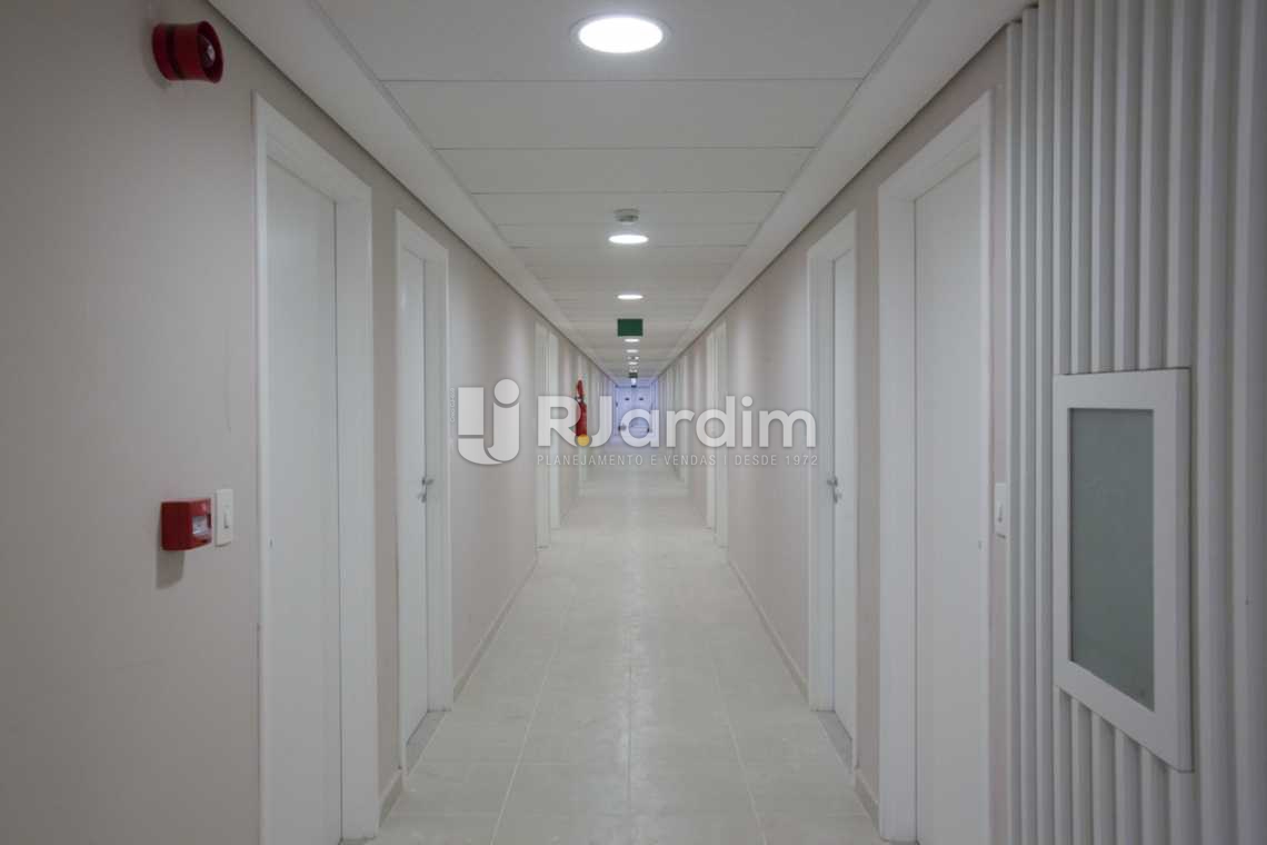 Conheça CORREDOR SALAS do imóvel - Arcos 123 / Sala / Comercial / Centro / Rio de Janeiro RJ - LASL00051 - 4 CORREDOR SALAS - Arcos 123 / Sala / Comercial / Centro / Rio de Janeiro RJ - LASL00051 - 4