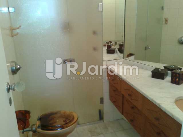Conheça Banheiro do imóvel - Apartamento PARA ALUGAR, Leblon, Rio de Janeiro, RJ - LAAP10116 - 17 Banheiro - Apartamento PARA ALUGAR, Leblon, Rio de Janeiro, RJ - LAAP10116 - 17