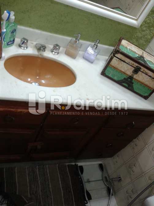 Conheça Banheiro do imóvel - Apartamento 2 Quartos Humaitá Zona Sul Rio de Janeiro RJ - LAAP20397 - 23 Banheiro - Apartamento 2 Quartos Humaitá Zona Sul Rio de Janeiro RJ - LAAP20397 - 23