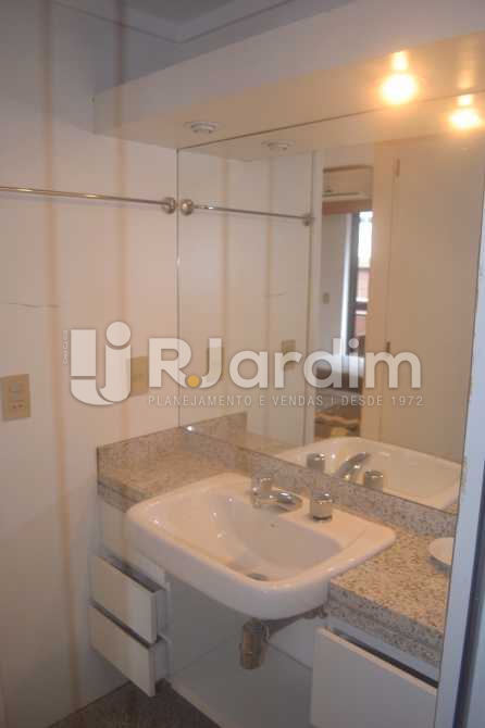 Conheça Banho suite 02 do imóvel - Flat para alugar Avenida Vieira Souto,Ipanema, Zona Sul,Rio de Janeiro - R$ 10.000 - LAFL20013 - 18 Banho suite 02 - Flat para alugar Avenida Vieira Souto,Ipanema, Zona Sul,Rio de Janeiro - R$ 10.000 - LAFL20013 - 18