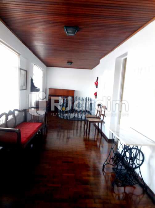 Conheça Sala do 2° Piso 2 do imóvel - Cobertura À VENDA, Leblon, Rio de Janeiro, RJ - LACO30082 - 9 Sala do 2° Piso 2 - Cobertura À VENDA, Leblon, Rio de Janeiro, RJ - LACO30082 - 9