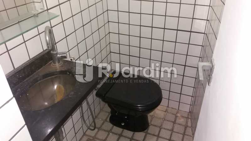 Conheça WC serviço do imóvel - Apartamento À VENDA, Copacabana, Rio de Janeiro, RJ - LAAP30599 - 19 WC serviço - Apartamento À VENDA, Copacabana, Rio de Janeiro, RJ - LAAP30599 - 19