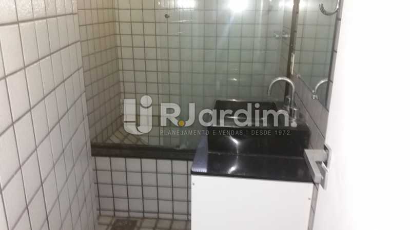 Conheça Banheiro do imóvel - Apartamento À VENDA, Copacabana, Rio de Janeiro, RJ - LAAP30599 - 20 Banheiro - Apartamento À VENDA, Copacabana, Rio de Janeiro, RJ - LAAP30599 - 20