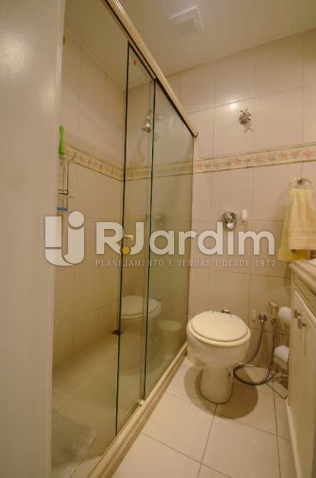 Conheça Banheiro social do imóvel - Apartamento À venda, Copacabana, Zona sul, Rio de Janeiro, RJ - LAAP30611 - 17 Banheiro social - Apartamento À venda, Copacabana, Zona sul, Rio de Janeiro, RJ - LAAP30611 - 17