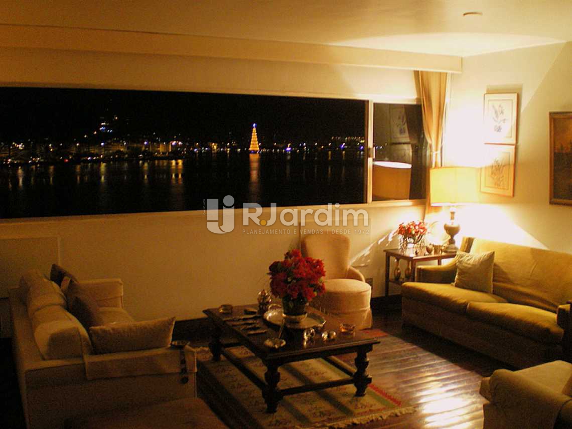 Conheça VISÂO NOTURNA SALA do imóvel - Imóveis Compra Venda Avaliação Apartamento Lagoa 4 Quartos - LAAP40277 - 1 VISÂO NOTURNA SALA - Imóveis Compra Venda Avaliação Apartamento Lagoa 4 Quartos - LAAP40277 - 1