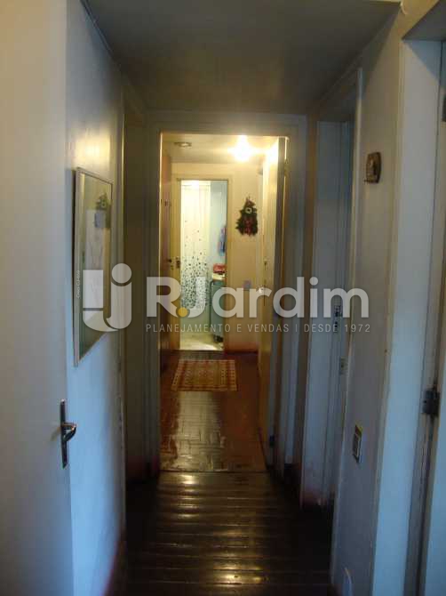 Conheça F BANHEIRO SUITE - CORREDOR do imóvel - Imóveis Compra Venda Avaliação Apartamento Lagoa 4 Quartos - LAAP40277 - 12 F BANHEIRO SUITE - CORREDOR - Imóveis Compra Venda Avaliação Apartamento Lagoa 4 Quartos - LAAP40277 - 12