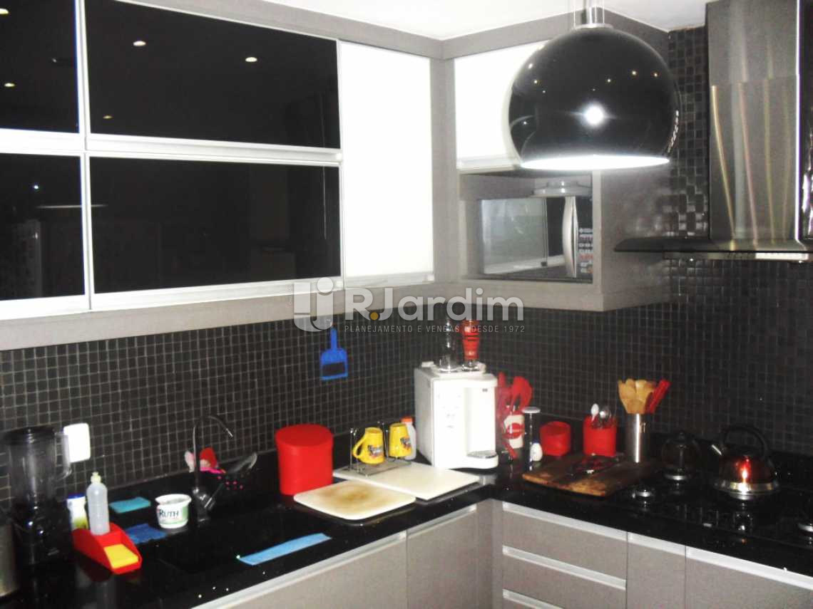 Conheça COZINHA AMERICANA do imóvel - Apartamento Padrão / Residencial / Humaitá / Zona sul / Rio de Janeiro RJ - LAAP30634 - 10 COZINHA AMERICANA - Apartamento Padrão / Residencial / Humaitá / Zona sul / Rio de Janeiro RJ - LAAP30634 - 10