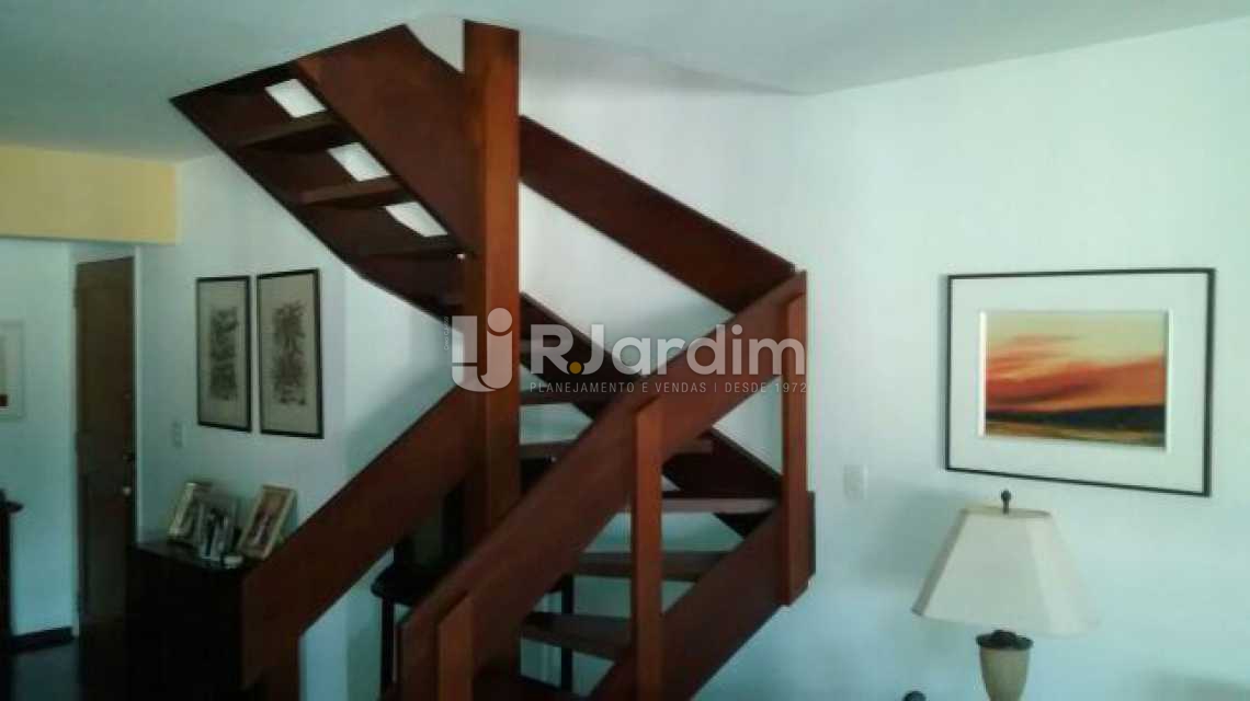 Conheça escada de acesso 2o piso do imóvel - Cobertura À VENDA, Barra da Tijuca, Rio de Janeiro, RJ - LACO40050 - 6 escada de acesso 2o piso - Cobertura À VENDA, Barra da Tijuca, Rio de Janeiro, RJ - LACO40050 - 6