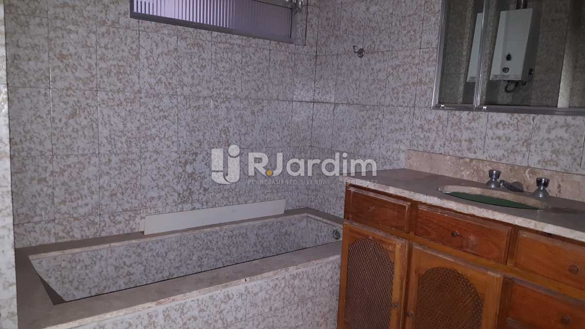 Conheça BANHEIRO SOCIAL 1 do imóvel - Apartamento À VENDA, Copacabana, Rio de Janeiro, RJ - LAAP40306 - 16 BANHEIRO SOCIAL 1 - Apartamento À VENDA, Copacabana, Rio de Janeiro, RJ - LAAP40306 - 16