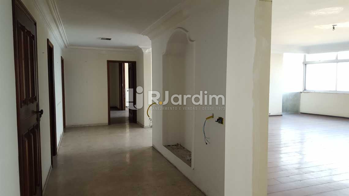 Conheça HALL do imóvel - Apartamento Padrão Residencial Copacabana Zona Sul Rio de Janeiro RJ - LAAP60005 - 4 HALL - Apartamento Padrão Residencial Copacabana Zona Sul Rio de Janeiro RJ - LAAP60005 - 4