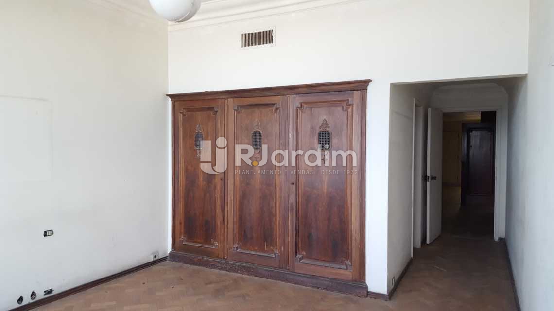 Conheça 1ª SUÍTE do imóvel - Apartamento Padrão Residencial Copacabana Zona Sul Rio de Janeiro RJ - LAAP60005 - 6 1ª SUÍTE - Apartamento Padrão Residencial Copacabana Zona Sul Rio de Janeiro RJ - LAAP60005 - 6