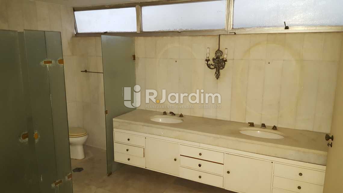 Conheça BANHEIRO 3ª SUÍTE do imóvel - Apartamento Padrão Residencial Copacabana Zona Sul Rio de Janeiro RJ - LAAP60005 - 11 BANHEIRO 3ª SUÍTE - Apartamento Padrão Residencial Copacabana Zona Sul Rio de Janeiro RJ - LAAP60005 - 11