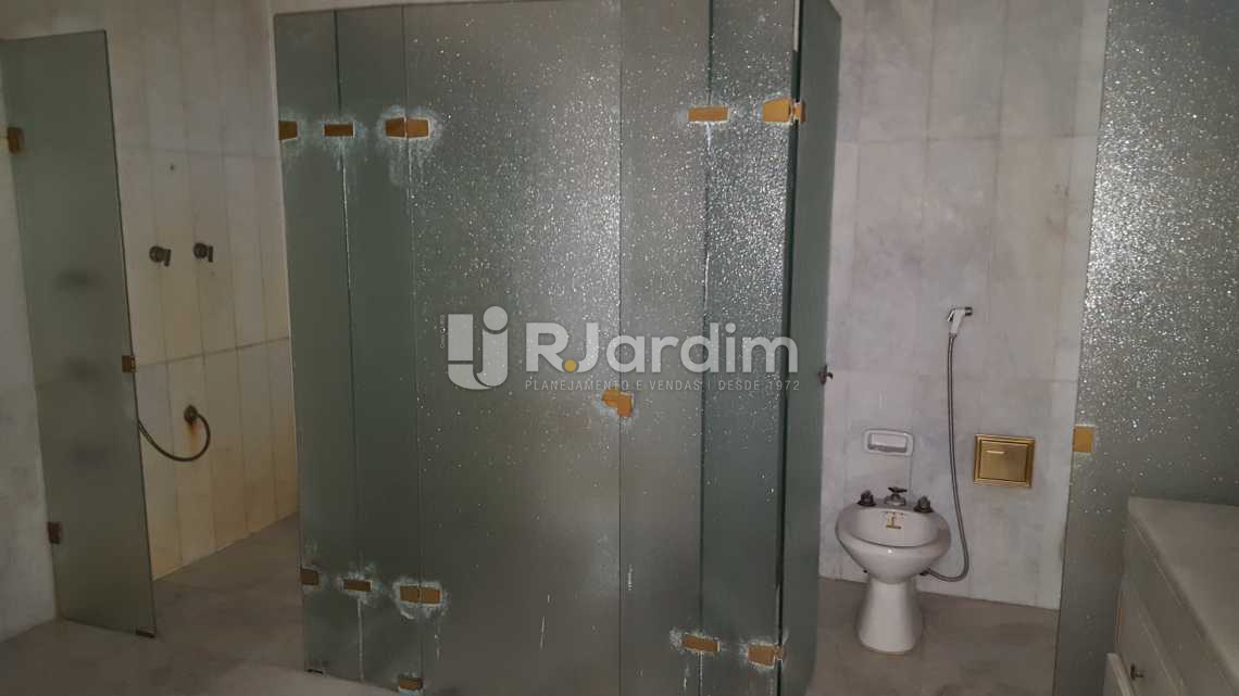 Conheça BANHEIRO 3ª SUÍTE do imóvel - Apartamento Padrão Residencial Copacabana Zona Sul Rio de Janeiro RJ - LAAP60005 - 12 BANHEIRO 3ª SUÍTE - Apartamento Padrão Residencial Copacabana Zona Sul Rio de Janeiro RJ - LAAP60005 - 12