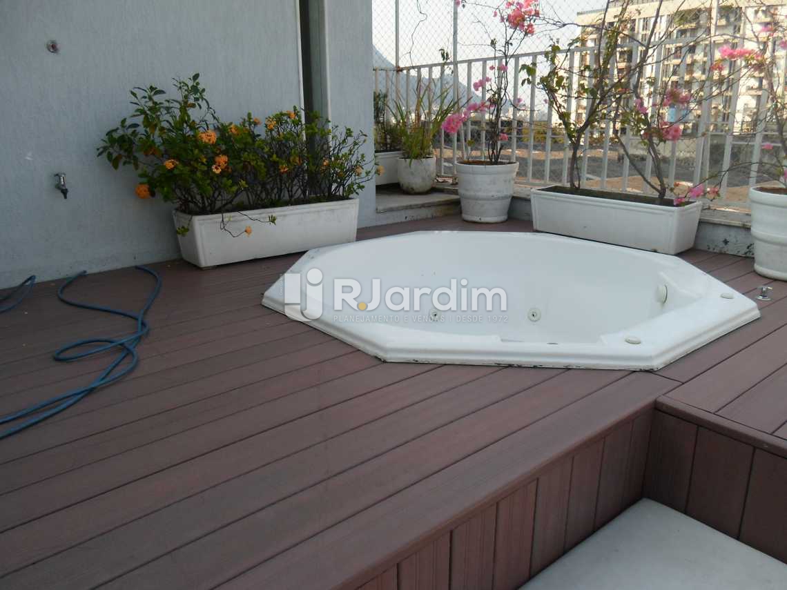 Conheça Terraço e Jacuzzi do imóvel - Cobertura 4 Quartos Leblon Zona sul Rio de Janeiro RJ - LACO40058 - 3 Terraço e Jacuzzi - Cobertura 4 Quartos Leblon Zona sul Rio de Janeiro RJ - LACO40058 - 3